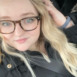 Meet your Posher, Alexandra